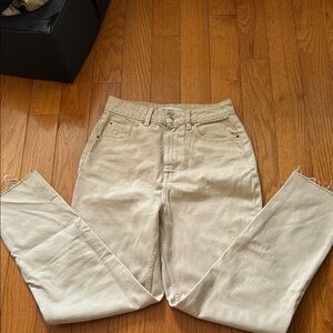 Beige High-Waisted Jeans